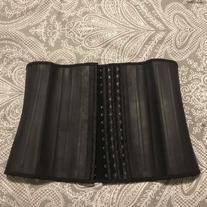 Waist trainer